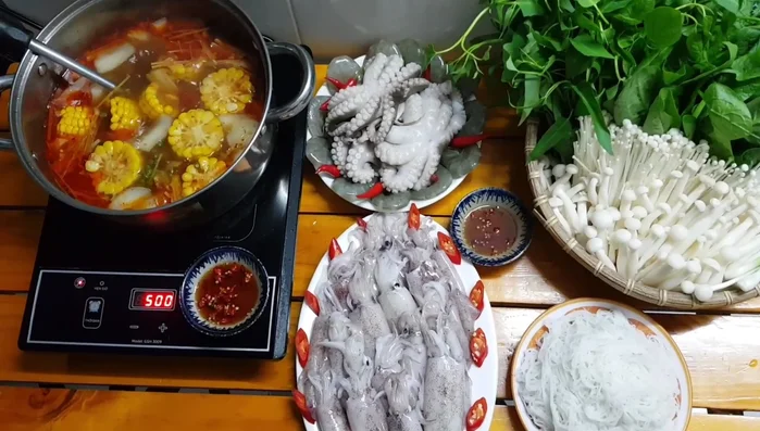 Đun sôi thêm khoảng 10 phút.