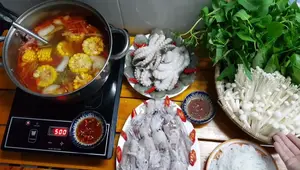 Cách làm Lẩu Mực Sa Tế ngon đơn giản cuối tuần