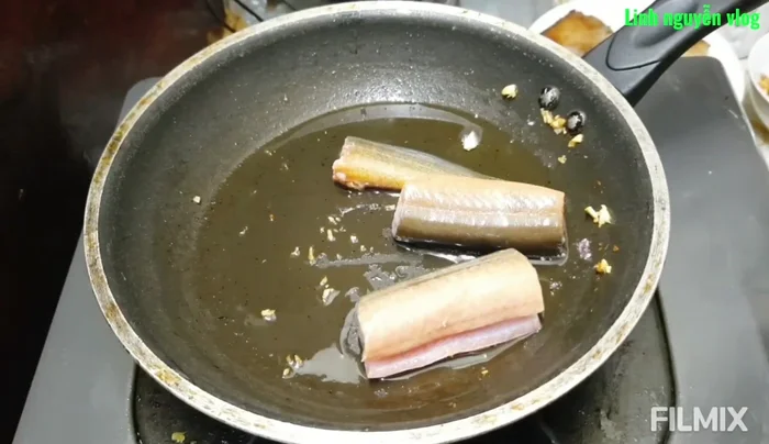 Khử lươn cho săn chắc, không bị nát khi nấu.