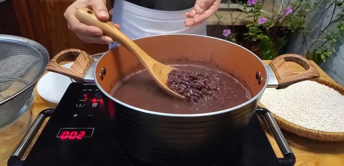 Đậu đỏ chín mềm, để nguội (162.42)