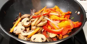 Miến Trộn Chay Ngon Tuyệt, Dễ Làm Chỉ Với Rau Củ