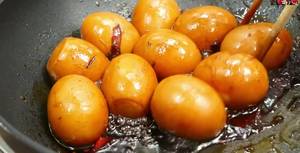 Cách làm trứng kho ngon tuyệt, vỏ tự bong, siêu nhanh!