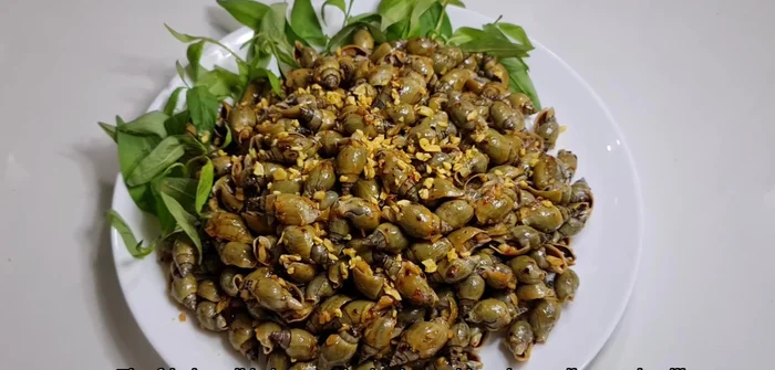 Tắt bếp, món ăn đã sẵn sàng.