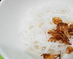 Cách nấu bún mọc sườn non ngon tuyệt tại nhà