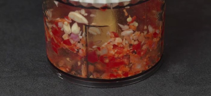 Nấm mèo ngâm nở, rửa sạch, cắt nhỏ. (104.96)