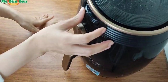 Lật mặt mực, nướng thêm 5 phút ở 200 độ C. (391.9)