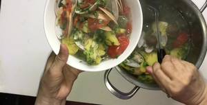 Canh Ngao Nấu Chua Dứa: Món Ăn Hè Thơm Ngon Bổ Dưỡng