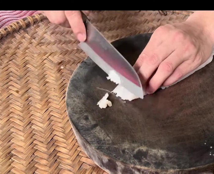 Thái phi lê cá thành lát mỏng.