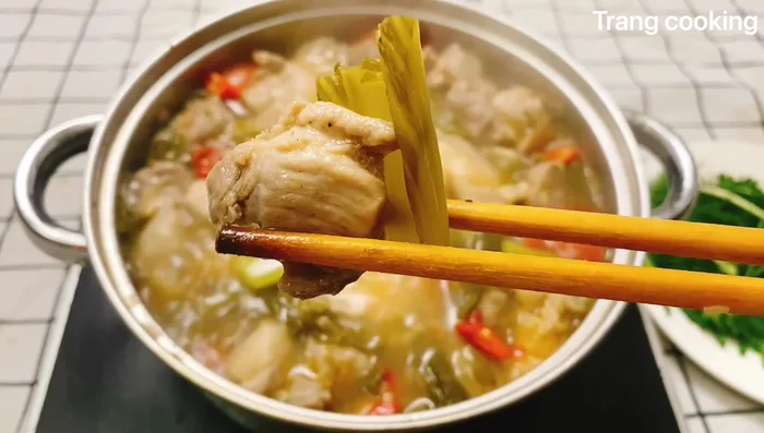 Nêm nếm lại gia vị.