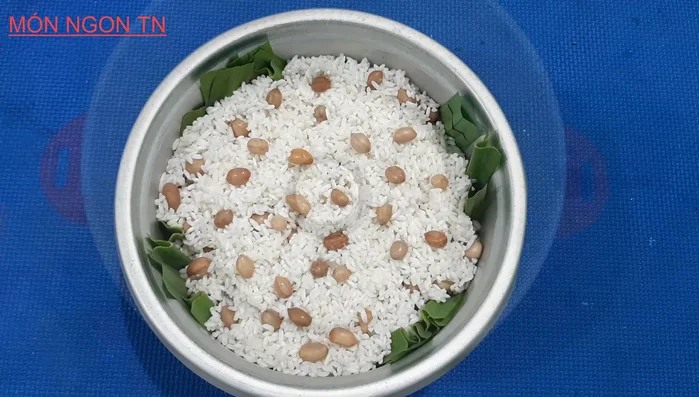 Đảo đều hỗn hợp. (392.88)