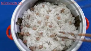Cách Nấu Xôi Đậu Phộng Nước Cốt Dừa Bằng Nồi Cơm Điện - Đậu Mềm, Xôi Bóng