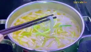 Cách làm bánh canh hải sản bột gạo siêu ngon, đơn giản tại nhà