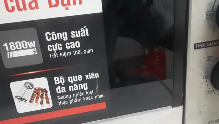 Nướng bánh ở 150 độ C trong 60 phút. Có thể điều chỉnh nhiệt độ xuống 120-130 độ C nếu cần.
