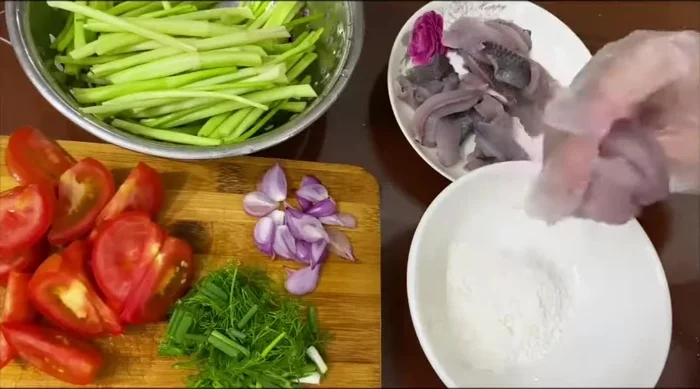 Áo cá với bột chiên giòn (hoặc bột bắp/bột mì).