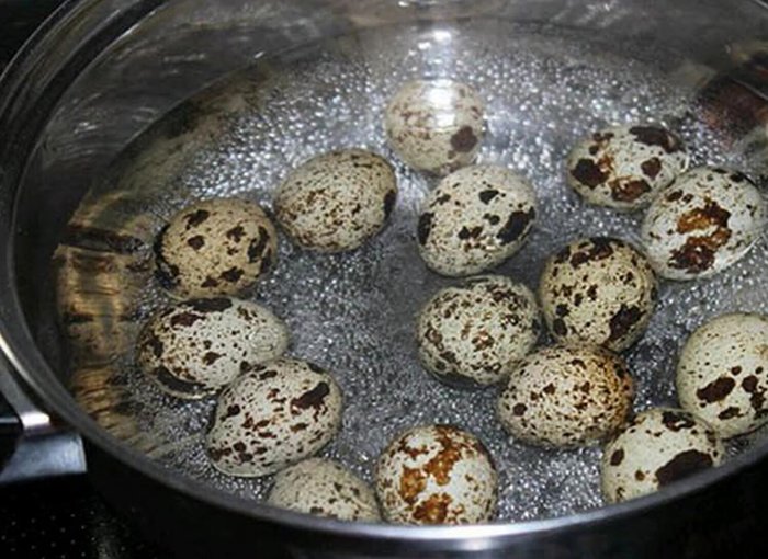 Đun sôi, sau đó vặn nhỏ lửa đun thêm 5 phút (140.54).
