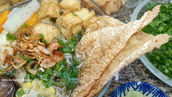 Thưởng thức.