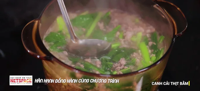 Nêm nếm gia vị lại cho vừa ăn. (231.93)
