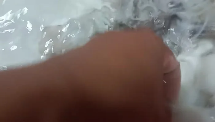 Rửa sạch mực lại một lần nữa và để ráo.