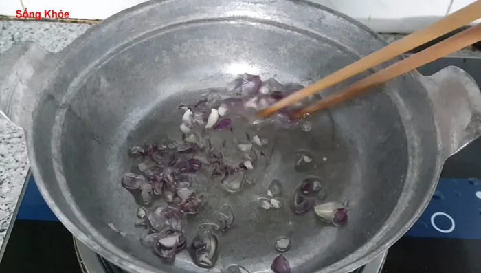 Phi hành tím: Phi thơm hành tím.