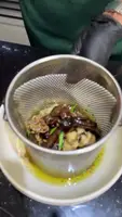 Cách làm dầu thơm cho phở gà siêu ngon, dậy mùi
