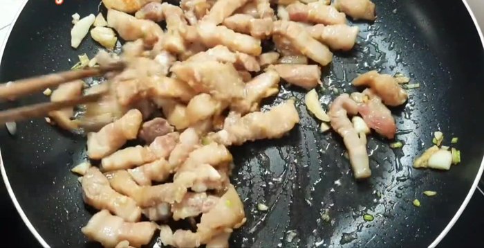 Thêm đậu que vào xào cùng (293.88).