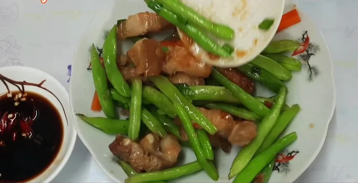 Dọn ra đĩa và thưởng thức (406.26).