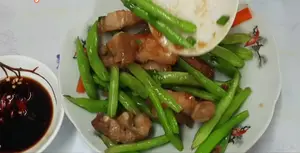 Đậu Que Xào Thịt Ba Rọi Giòn Ngon - Cách Làm Đơn Giản